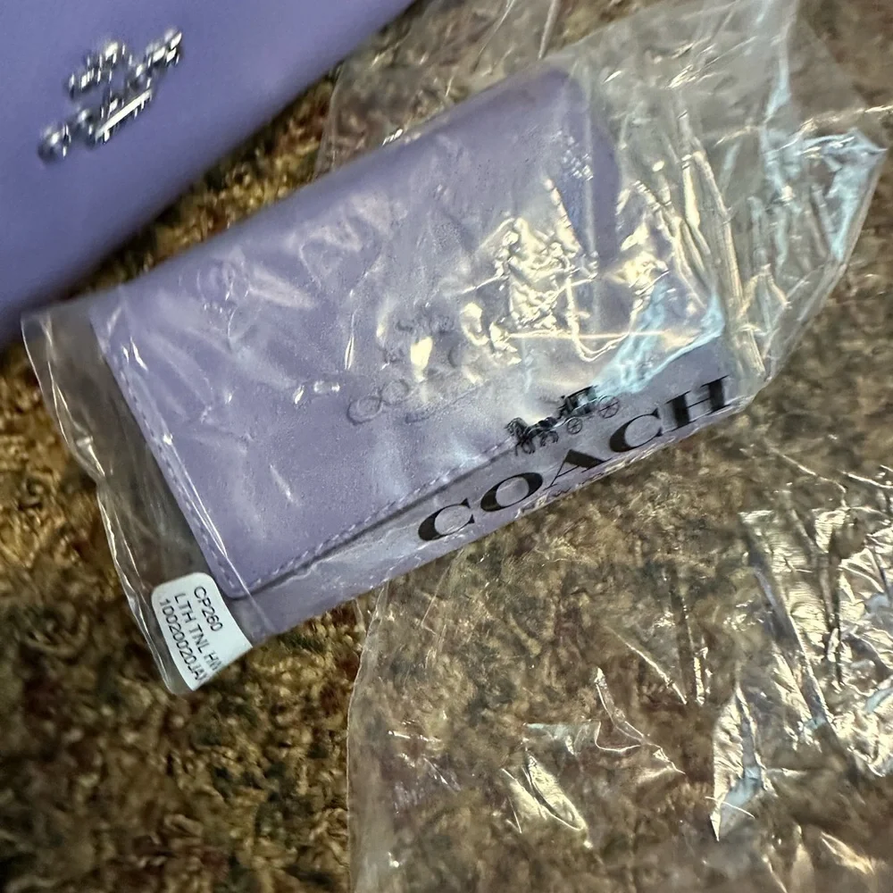 Coach Lilac Bag/Wallet. 🔥NWT COACH Val Duffle Leather Bag Light Violet RP $398 - Picture 15 of 16